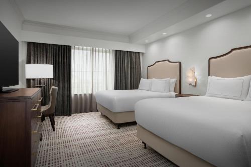 La Bellasera Hotel & Suites - image 2