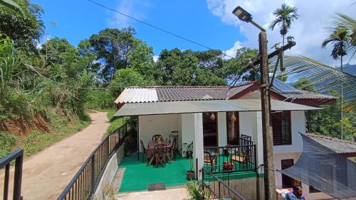 Family Room with Mountain View room in Shine Haven Ella