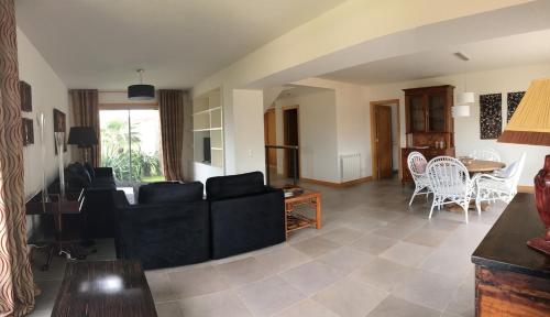 . Large Villa of Pico da Bagacina