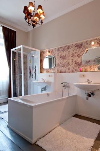 B&B The Baron - image 10