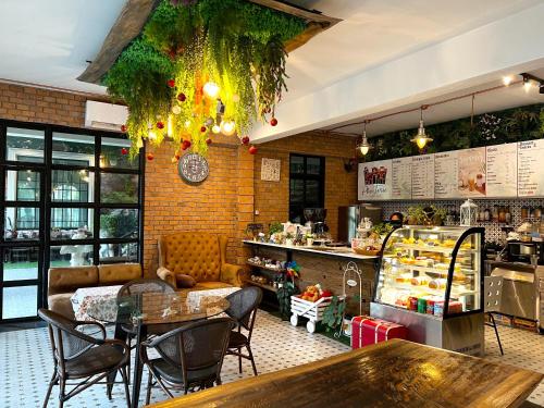 ห้องอาหาร, ภูไอยรา รีสอร์ท (Phuiyara Resort) in เมืองนครนายก