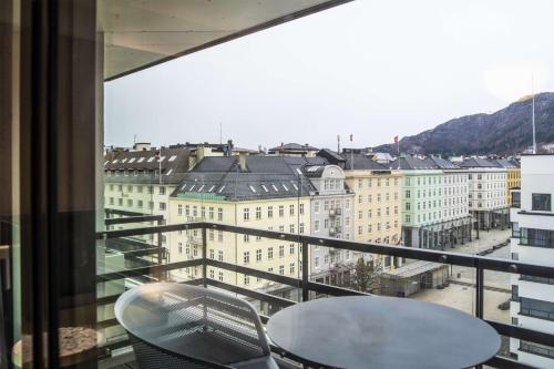 Classic Queen Balcony room in Hotel Norge by Scandic