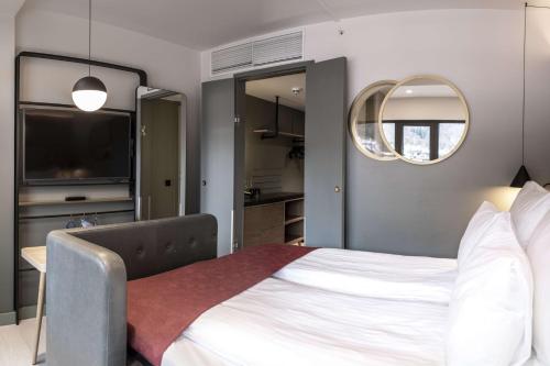 Double Room image 2