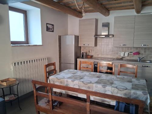 廚房, Casa Borgo Fonte in 坎波地區聖洛倫佐