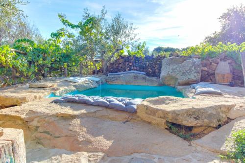 Úszómedence, Camino de Hierro in Bermellar