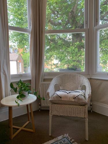 Entire apartment by Northcote Road, London (photo 6)