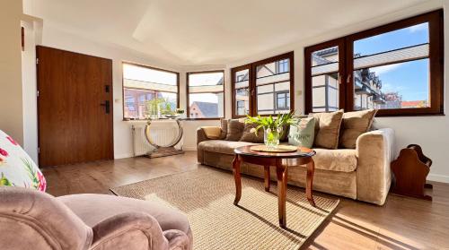 One-Bedroom Apartment image 9