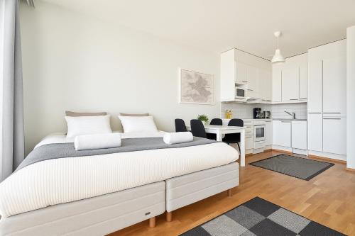 City Home Finland Tampella - City View, Own SAUNA, One Bedroom, Furnished Balcony and Great Location, Tampere