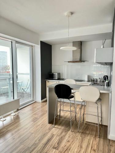 Superior Two-Bedroom Apartment image 6