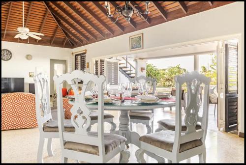 บริการและสิ่งอำนวยความสะดวก, Silver Sands Sea Lili in ดุนกัน