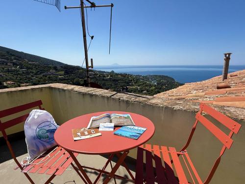 Two-Bedroom Apartment with Sea View image 5
