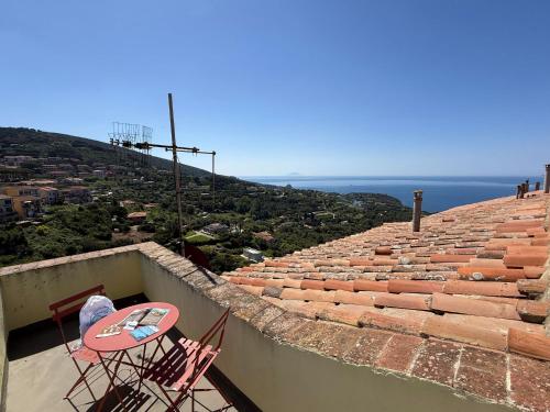 Two-Bedroom Apartment with Sea View image 4