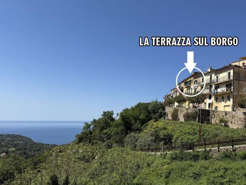 Two-Bedroom Apartment with Sea View image 3