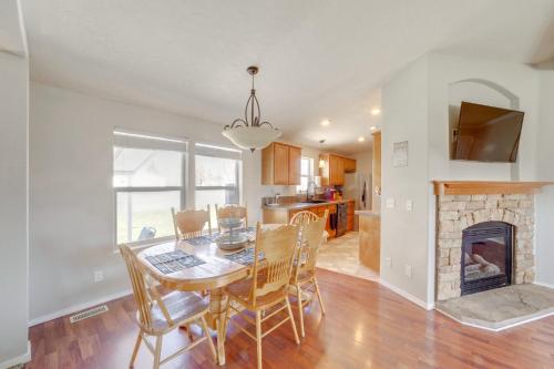 1 Mi to Lake: Getaway w/ Patio in Coulee City! in Hartline