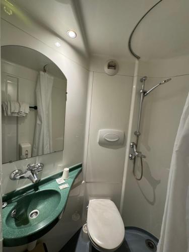 Symp'Hotel - Nivolas-Vermelle