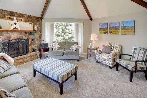 Hike, Golf, Ski & More: Family Home in South Weber in South Weber