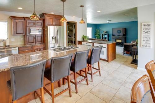 Hike, Golf, Ski & More: Family Home in South Weber in South Weber