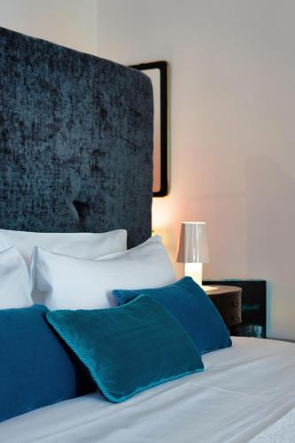 Billie's Flat RED - art & design apt in Verona historic centre, Verona (foto 10)