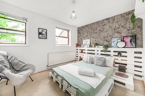Relax 2BDR with Sauna, Hot Tub and Cinema, Londyn