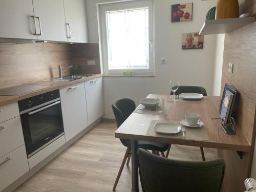 Konyha, Ferienwohnung Doline in Ihrlerstein
