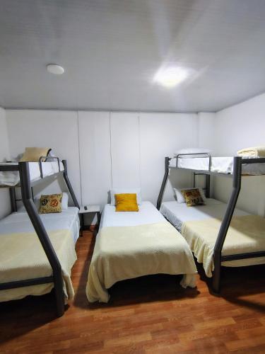 4 double beds