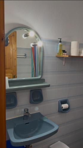 Double Room with Balcony image 7