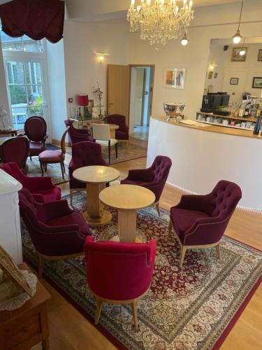 ผับ/เลาจน์, Hotel Victor Hugo in ปงตอซง