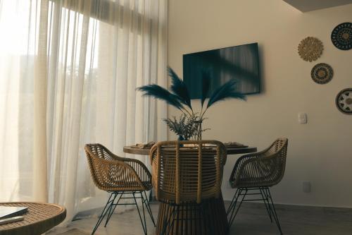 Loft Izel sleeps 4 with beach club access, close to La Veleta in Tulum, Mexico