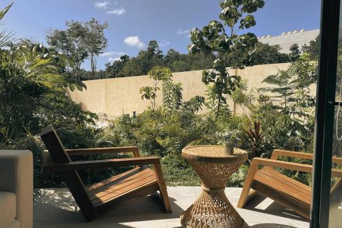 Loft Izel sleeps 4 with beach club access, close to La Veleta in Tulum, Mexico