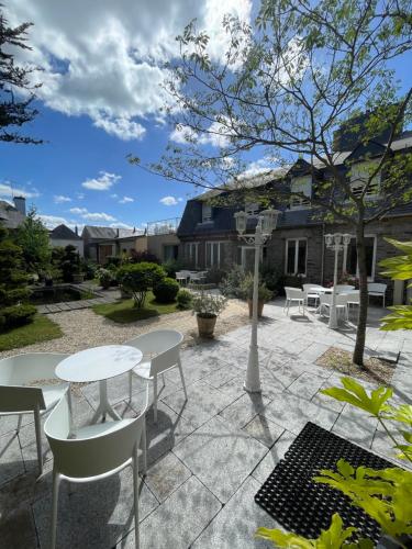 ทัศนียภาพภายนอกโรงแรม, Hotel Victor Hugo in ปงตอซง