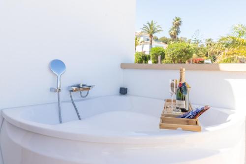 Atalaya Boutique in Las Rotas Beach