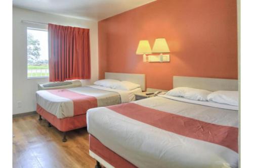 2 Full Beds Non-Smoking