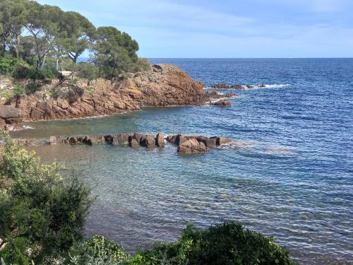 Nearby attraction, charmant appartement calme a 400 m de la plage near La Table Du Boucher