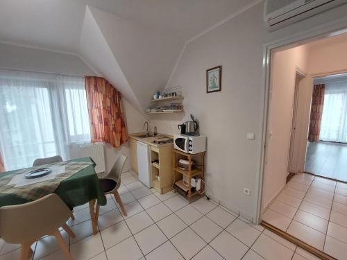 キッチン, Anita Apartmanház (Anita Apartmanhaz) in バラトンフレッド