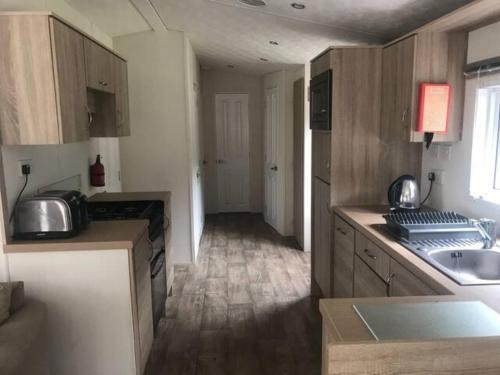 廚房, Jasper Lodge in Beautiful Glendevon Country Park Perthshire Scotland in 格倫德文