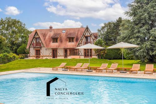 Somptueuse Villa à 5 minutes de Deauville, 18 couchages, piscine, billard, salle de jeux gîte à louer Bonneville-sur-Touques