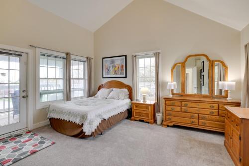 1/2 Mi to Beach: Nature Paradise in Lake View! in Scranton (NY)