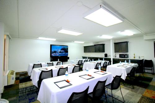 Oasis Hotel Palm Springs - main image