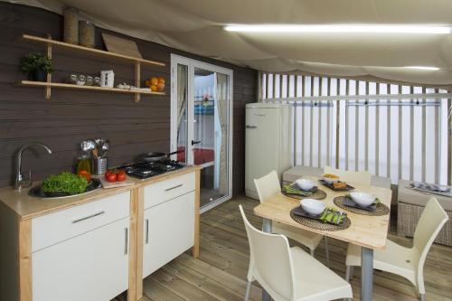 Hybrid Lodge