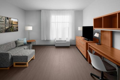 One-Bedroom King Suite