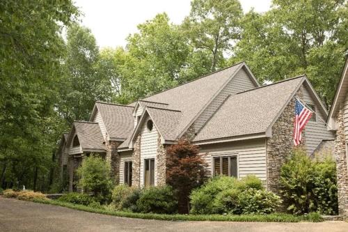 The Manor at Becks Lake - Braswell, GA