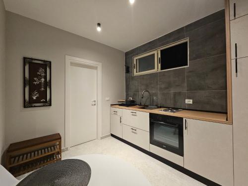 Studio Apartment near Pazari Ri, Tirana