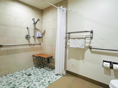 Queen Room with Two Queen Beds - Handicap Accessible/Non Smoking