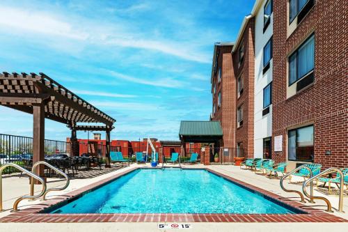 TownePlace Suites by Marriott Tulsa Broken Arrow - 수영장