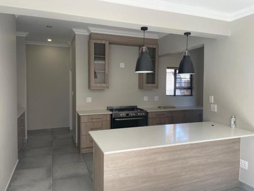 ห้องครัว, 18 Kameeldoring Crescent, Kathu, Northern Cape, 8446 in คาทู