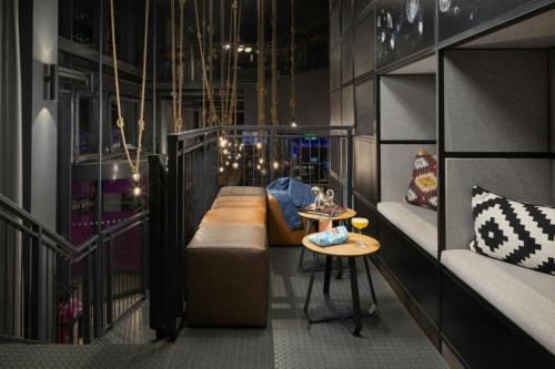 ผับ/เลาจน์, Moxy Southampton in เซาท์แธมป์ตัน