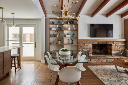 Central Ottawa Modern Retreat in Alta Vista