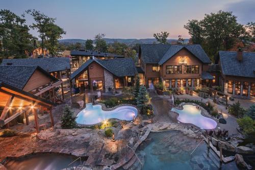 Central Ottawa Modern Retreat in Alta Vista