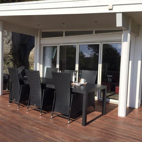 Skärgårdsparadis i Strömstad i anslutning till strand och hamn (Skargardsparadis i Stromstad i anslutning till strand och hamn) in Tångarna