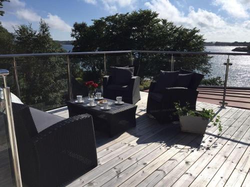 Skärgårdsparadis i Strömstad i anslutning till strand och hamn (Skargardsparadis i Stromstad i anslutning till strand och hamn) in Tångarna